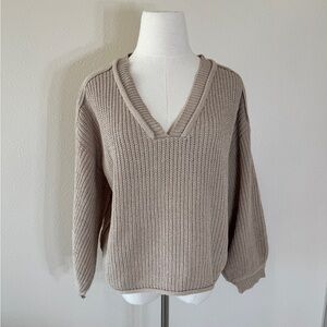 NWT Stitch + Feather Women’s V-Neck Knit Sweater, Taupe, XS